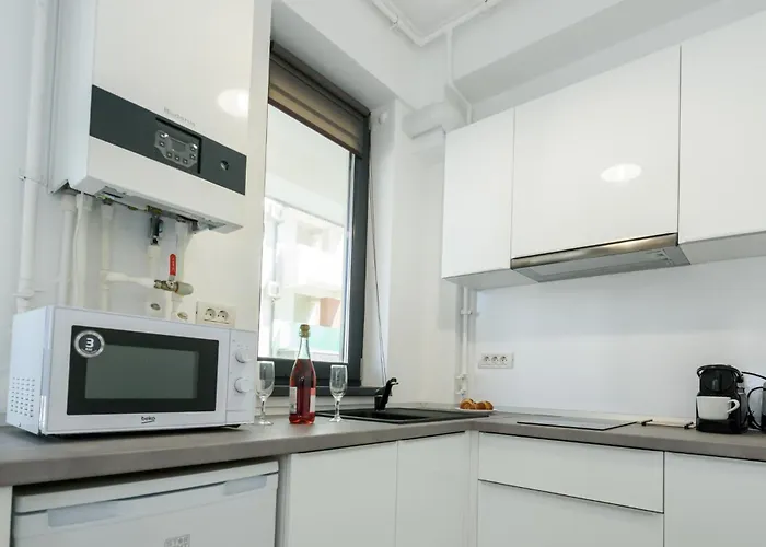 Ini Azimuth Năvodari